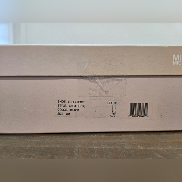 Michael Kors Women's Black 1" platform Lesly boots 6M - Picture 16 of 16